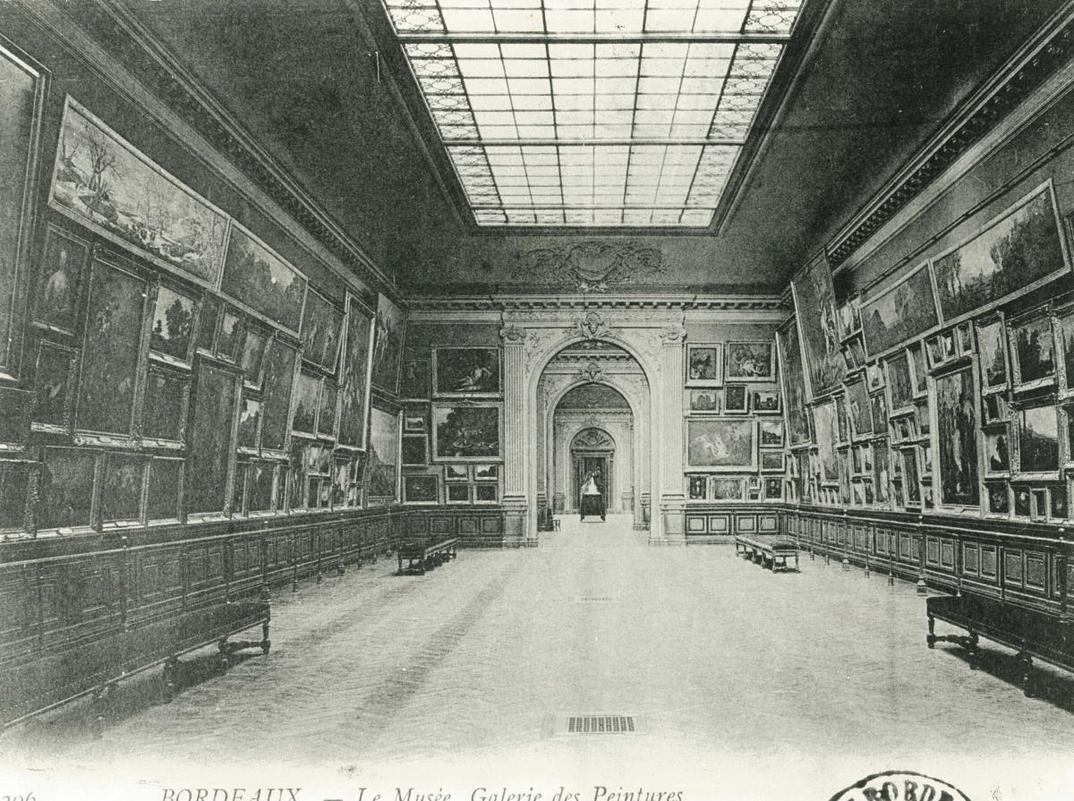 Intérieur du Musée es Beaux-Arts. Carte postale v.1900 © Musée des Beaux-Arts-mairie de Bordeaux. 