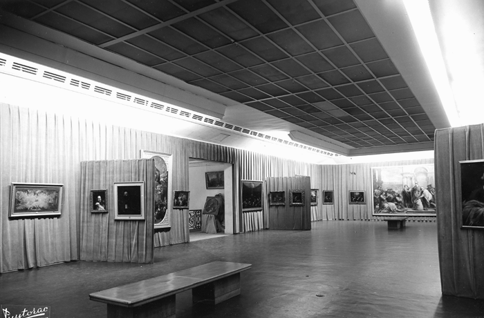 Vues des salles de l'exposition de 1956